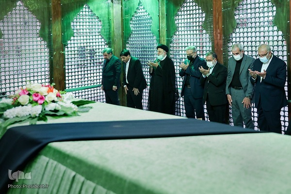 تجدید میثاق رییس جمهور و هیات دولت با آرمانهای امام راحل