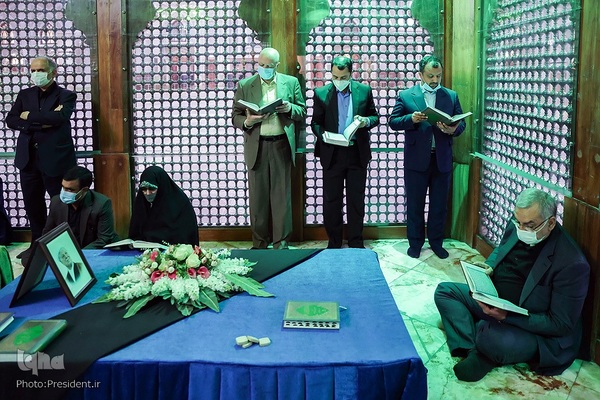 تجدید میثاق رییس جمهور و هیات دولت با آرمانهای امام راحل