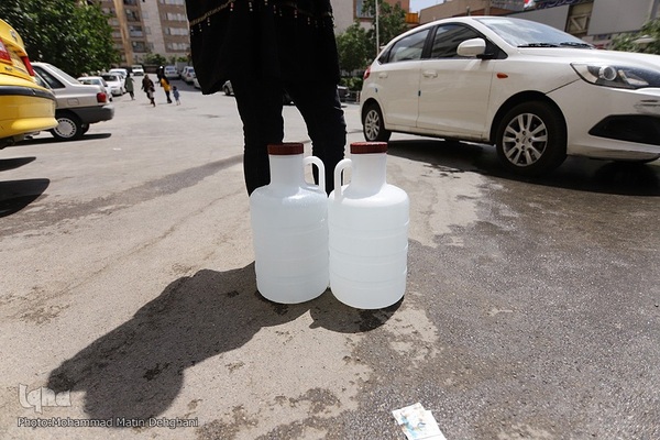 صف آب آشامیدنی در شهرستان همدان