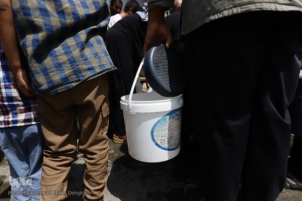 صف آب آشامیدنی در شهرستان همدان
