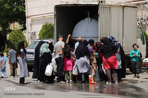 صف آب آشامیدنی در شهرستان همدان