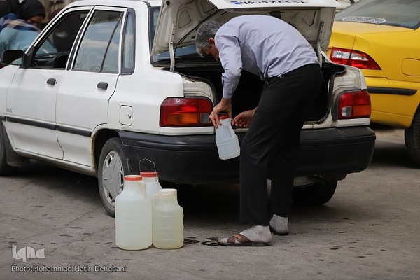 صف آب آشامیدنی در شهرستان همدان
