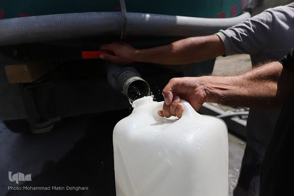 صف آب آشامیدنی در شهرستان همدان