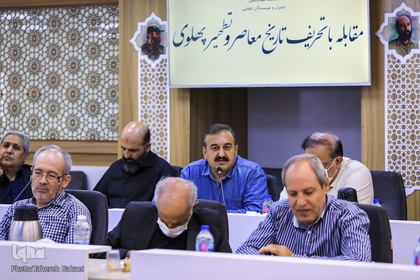 نشست هم‌اندیشی ناشران و نویسندگان انقلاب