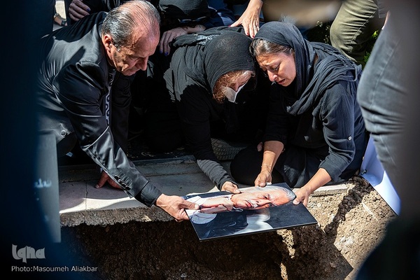 مراسم خاکسپاری پیکر زنده‌یاد منوچهر اسماعیلی در بهشت سکینه کرج