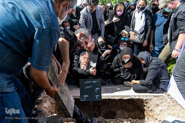 مراسم خاکسپاری پیکر زنده‌یاد منوچهر اسماعیلی در بهشت سکینه کرج