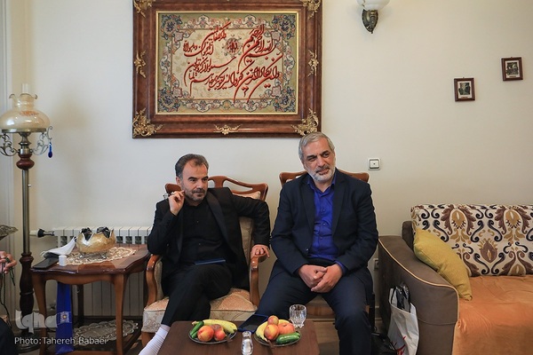 دیدار جامعه قرآنی با خانواده‌ شهید محمدصالحی