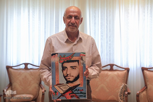 دیدار جامعه قرآنی با خانواده‌ شهید محمدصالحی