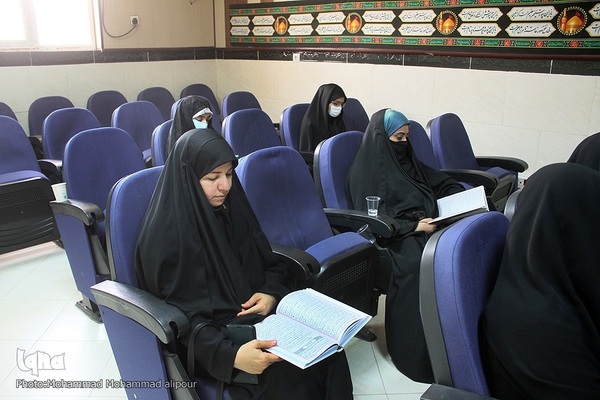 آزمون شفاهی اعطای مدرک به حافظان قرآن خوزستانی