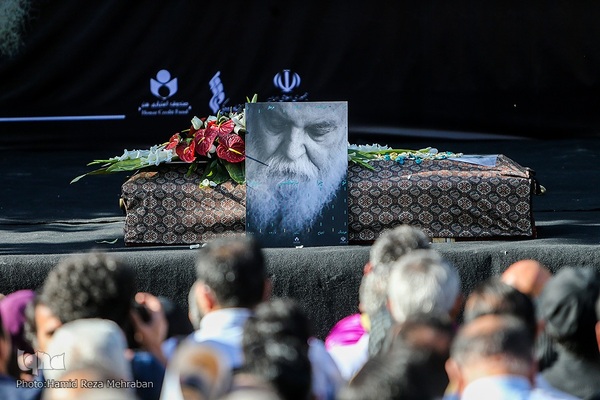 تشییع پیکر سایه زیر آسمان تهران
