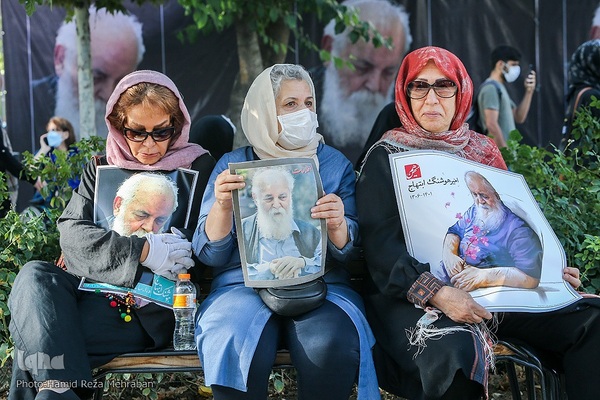 تشییع پیکر سایه زیر آسمان تهران