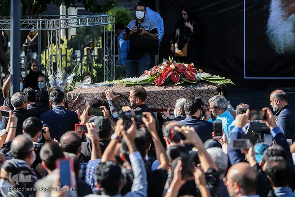 تشییع پیکر سایه زیر آسمان تهران