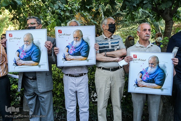 تشییع پیکر سایه زیر آسمان تهران