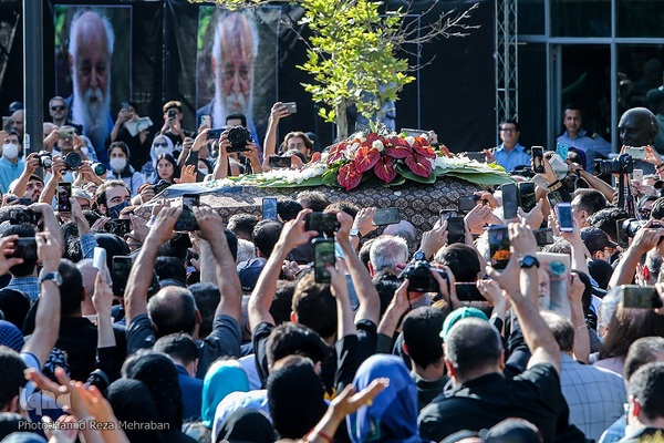 تشییع پیکر سایه زیر آسمان تهران