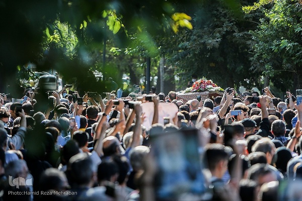 تشییع پیکر سایه زیر آسمان تهران