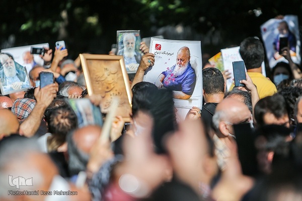 تشییع پیکر سایه زیر آسمان تهران