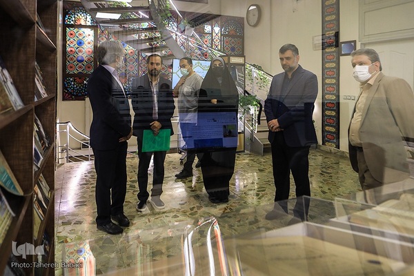 بازدید علی رمضانی مدیرعامل موسسه خانه کتاب از ایکنا