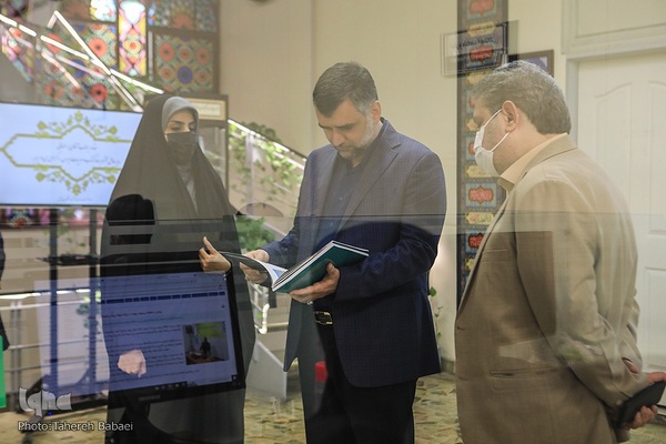 بازدید علی رمضانی مدیرعامل موسسه خانه کتاب از ایکنا