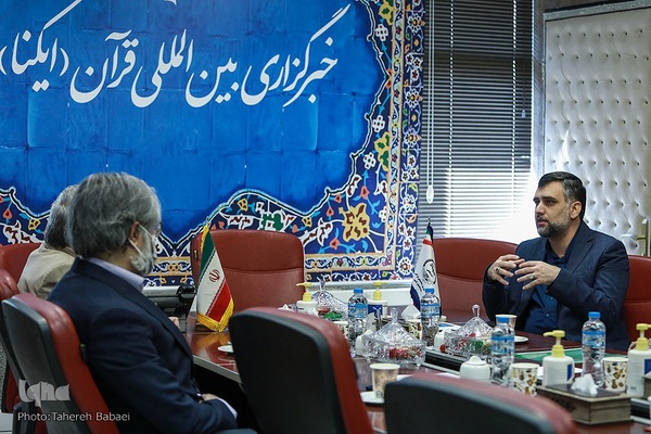 بازدید علی رمضانی مدیرعامل موسسه خانه کتاب از ایکنا