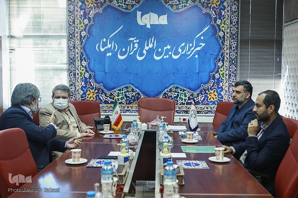 بازدید علی رمضانی مدیرعامل موسسه خانه کتاب از ایکنا