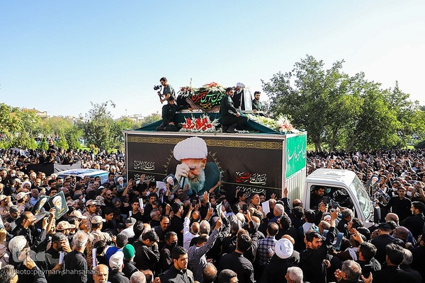 تشییع پیکر آیت الله ناصری در اصفهان