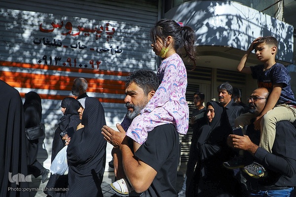 تشییع پیکر آیت الله ناصری در اصفهان