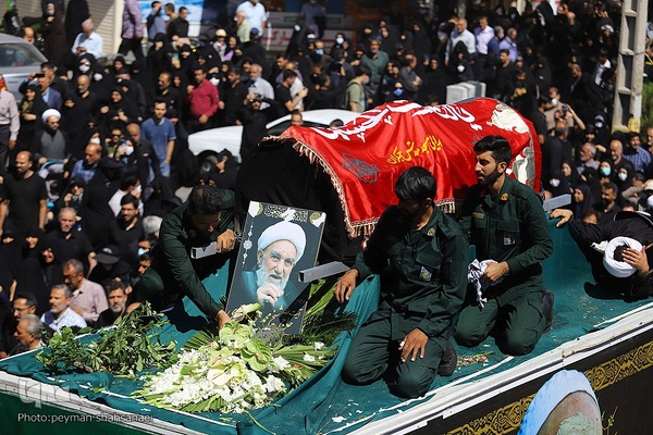 تشییع پیکر آیت الله ناصری در اصفهان