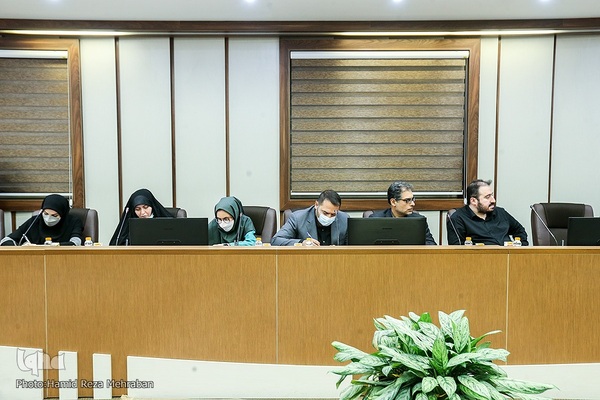 نشست هم‌اندیشی فعالان کودک و خانواده در فضای مجازی