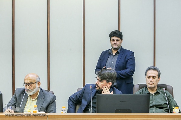 نشست هم‌اندیشی فعالان کودک و خانواده در فضای مجازی