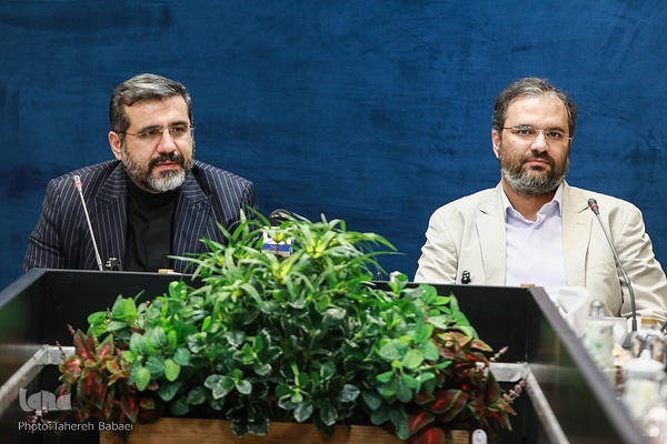 دیدار وزیر ارشاد با جمعی از بانوان پیشکسوت قرآنی