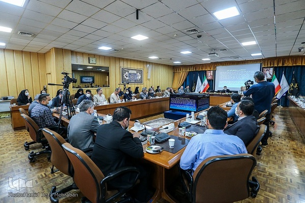 نشست علمی «بحران آب و استفاده فنآوری‌های نوین شیرین‌سازی و انتقال آب»