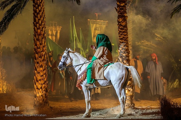 نمایش بزرگ میدانی تنهاتر از مسیح