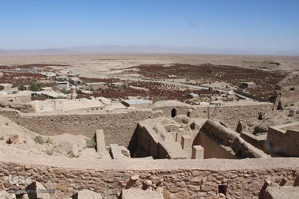 قلعه‌ای در سرزمین ناشناخته‌ها