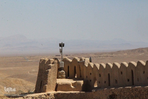 قلعه‌ای در سرزمین ناشناخته‌ها