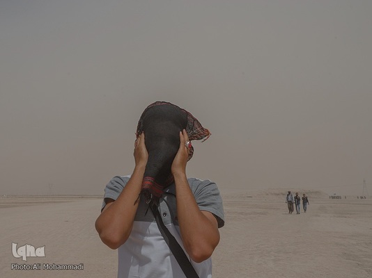 پیاده‌روی در غبار