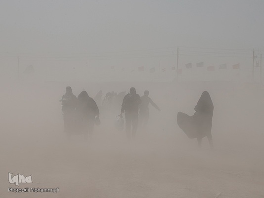 پیاده‌روی در غبار