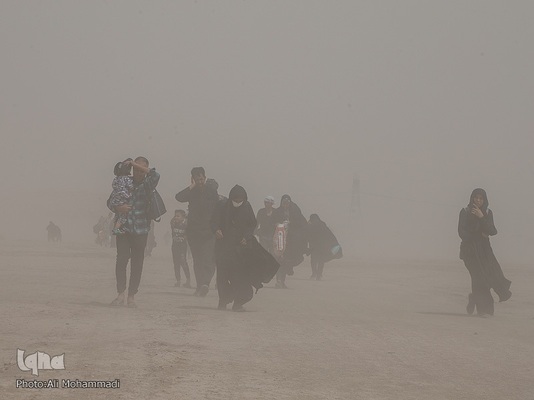 پیاده‌روی در غبار