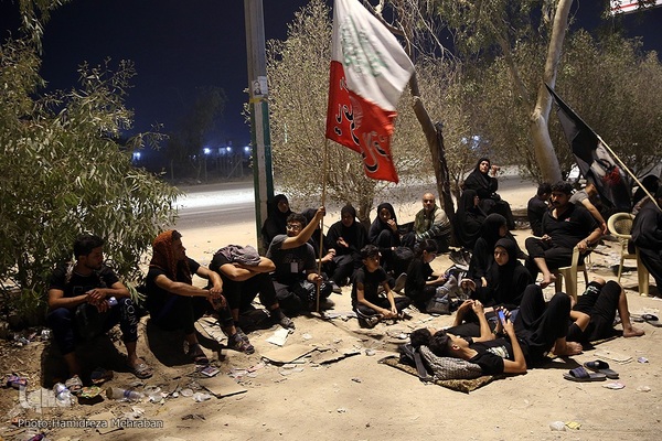 عشاق الحسین(ع) در طریق کربلا