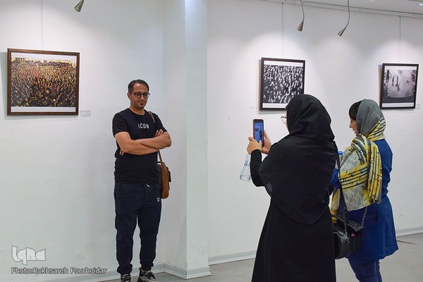 افتتاحیه نمایشگاه عکس «انا من حسین»