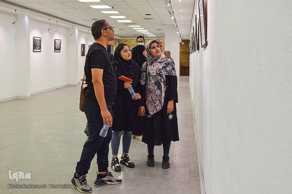 افتتاحیه نمایشگاه عکس «انا من حسین»