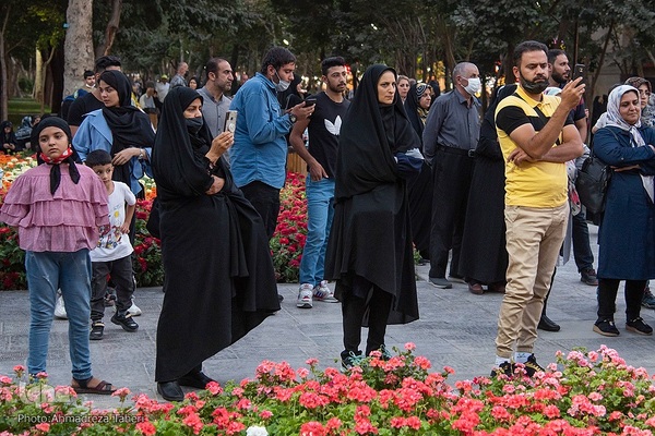 اجرای آیین سنج‌زنی آران بیدگل در چهارباغ اصفهان‎‎