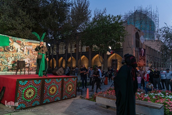 اجرای آیین سنج‌زنی آران بیدگل در چهارباغ اصفهان‎‎