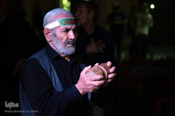 اجرای آیین سنج‌زنی آران بیدگل در چهارباغ اصفهان‎‎