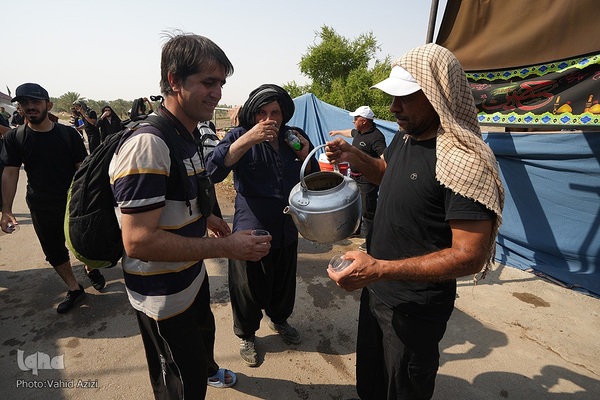 پیاده روی اربعین حسینی در منطقه طریق العلما و زرگه به سمت کربلای معلی