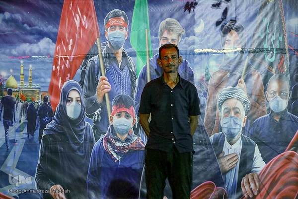 جاماندگان اربعین حسینی در حرم حضرت شاهچراغ‌(ع) در شیراز