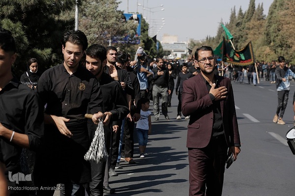 آیین پیاده‌روی جاماندگان اربعین حسینی در بیرجند