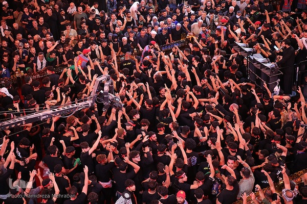 حرم مطهرحضرت اباعبدالله الحسین‌(ع) در روز اربعین