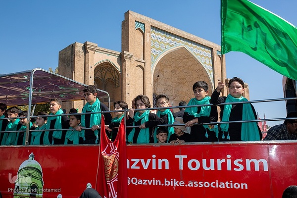 آیین پیاده‌روی جاماندگان اربعین حسینی در قزوین