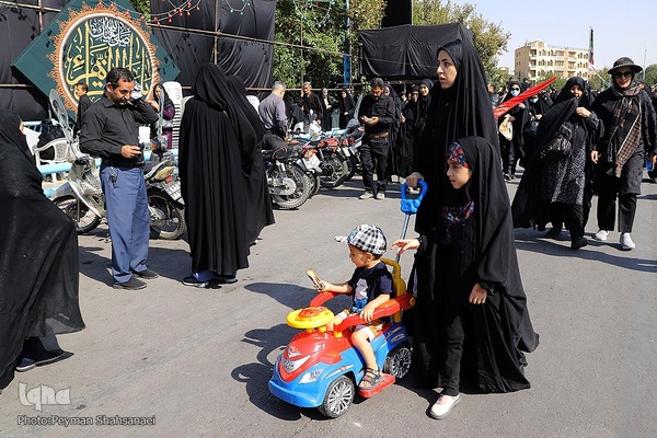 آیین پیاده‌روی جاماندگان اربعین حسینی در اصفهان