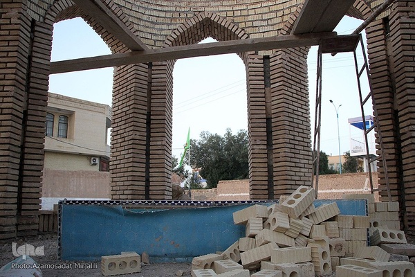 آرامگاه مرحوم آذریزدی پدر ادبیات کودک و نوجوان ایران در یزد